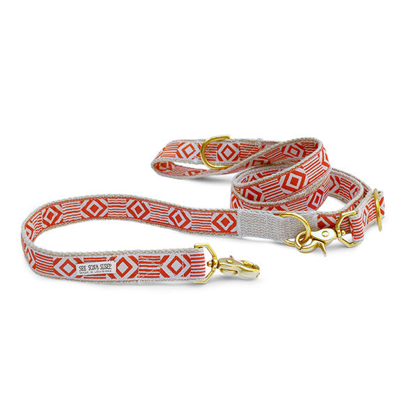 Out of My Box City Adjustable Lead in Cream & Vermillion